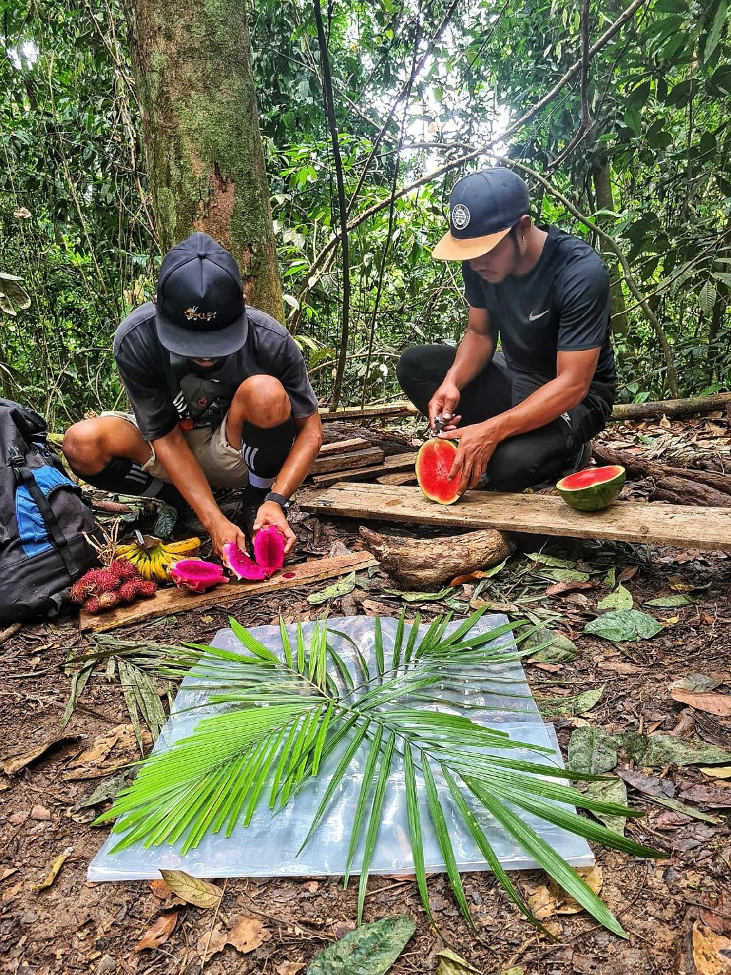 Batu Kapal Guest House & Jungle Trekking Bukit Lawang Exterior foto